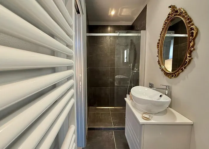 Daire Casbah, Nel Cuore Di