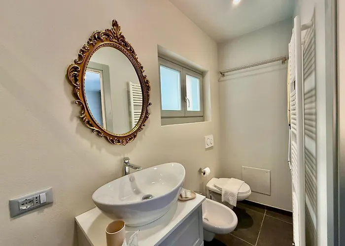 Casbah, Nel Cuore Di Menaggio